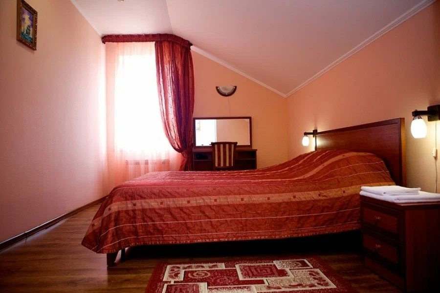 Отели бриг. Гостиница Бриг Темрюк. Отель Бриг (улица морская, д.9, Темрюк). Отель улица морская Темрюк. Темрюк морская 10.